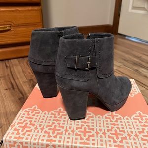 Women’s Gianni Bini booties